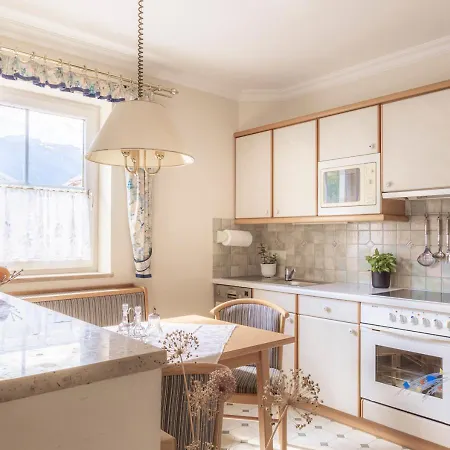 Schaus Lueftenegger - Apart-zirbenpension ゲストハウス 3*