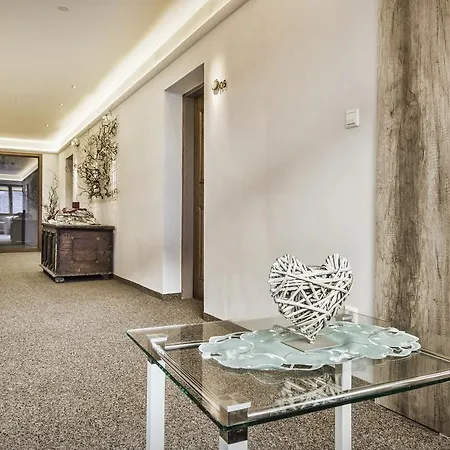Schaus Lueftenegger - Apart-zirbenpension ゲストハウス 3*