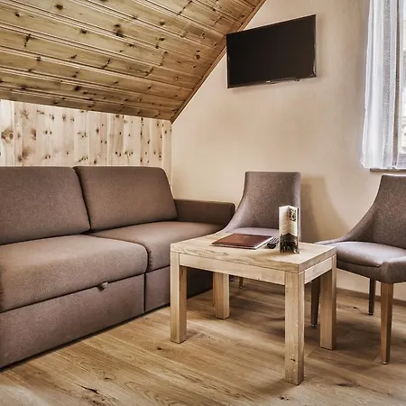 Schaus Lueftenegger - Apart-zirbenpension ゲストハウス 3*