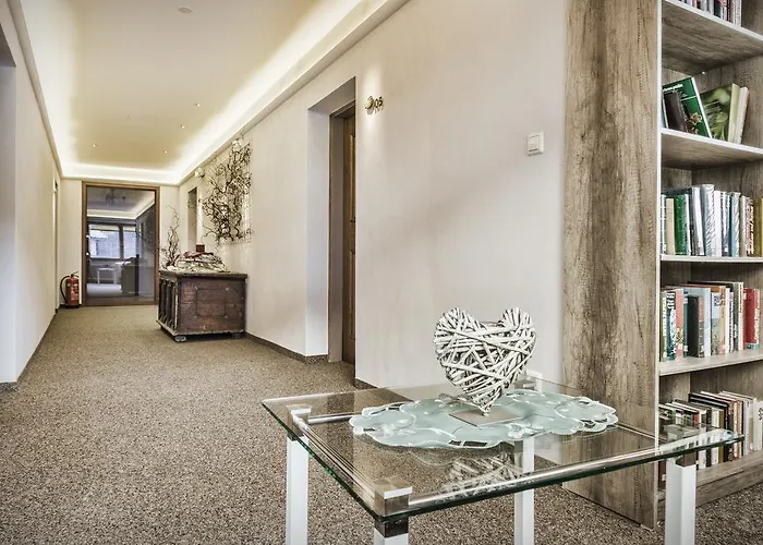 Schaus Lueftenegger - Apart-zirbenpension Casa de hóspedes 3*